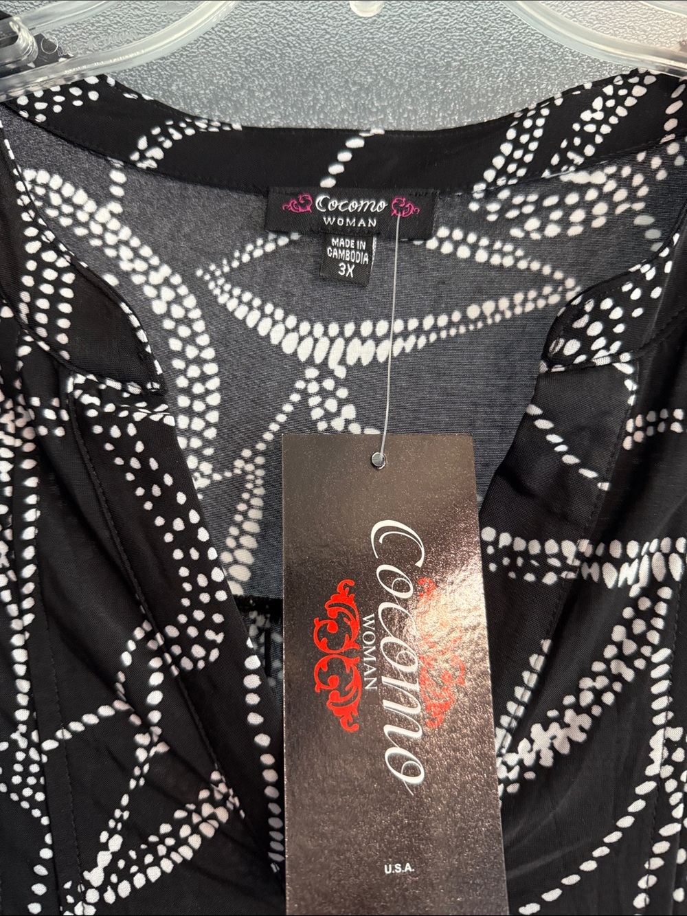 Cocomo Black and White Dotted Leaf-Print Short Sleeve Blouse - Picture 2 of 3